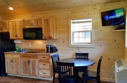 Abbot House | Abbot Trailside Cabin with Direct Trail Access