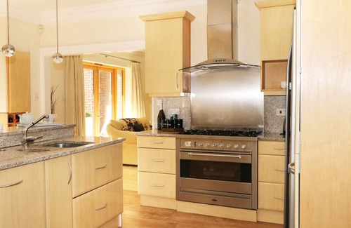 Netley Cottage | ABBOTS WOOD, pet friendly, luxury holiday cottage in Netley Abbey
