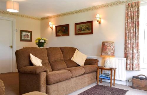 Devizes House | Abbotts Ball Farm