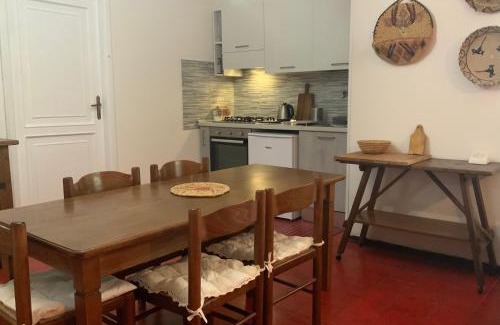 Bosa Historic Centre Apartment | Abbratzu Guest House - Sardinian style and garden