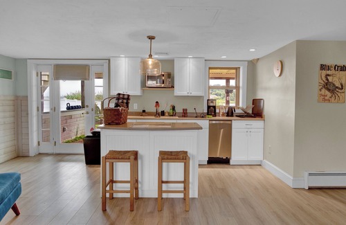 Minot Apartment | ABC - Apartment By the Sea