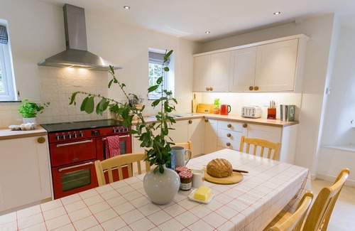 Moelfre Cottage | Aber - a dog that sleeps 5 guests in 3 bedrooms