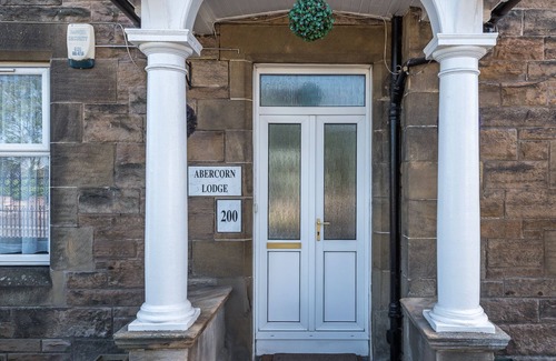 Bonnybridge House | Abercorn Lodge | Semi-Detached House (Budget Friendly)