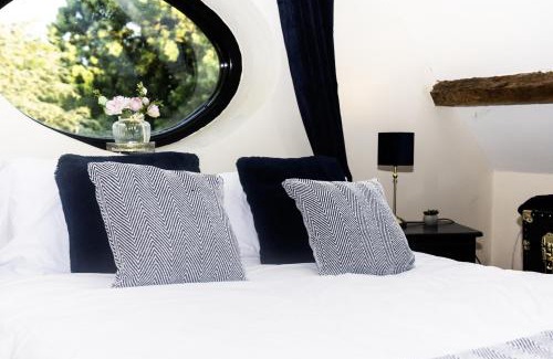 Monkswood House | Abergavenny Coach House Hot Tub Retreat