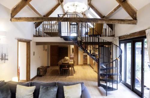 Monkswood House | Abergavenny Coach House Hot Tub Retreat