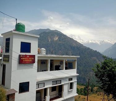 Guptkashi Hotel | Abhay hotel and resort