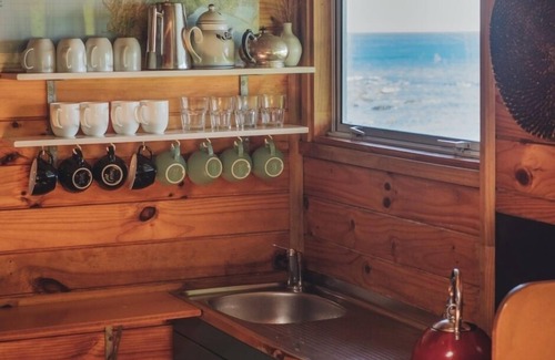 Wellington Cabin | Abigail Bay Bach Wellington Southernthread Road
