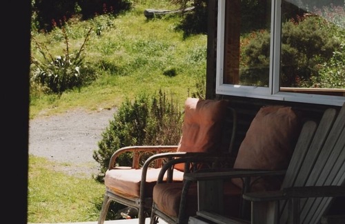 Wellington Cabin | Abigail Bay Bach Wellington Southernthread Road