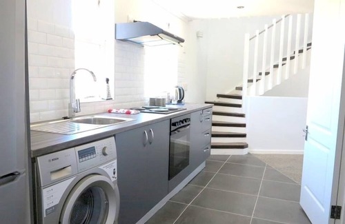Redhill House | Abington Manor - Fish Hoek Guesthouse