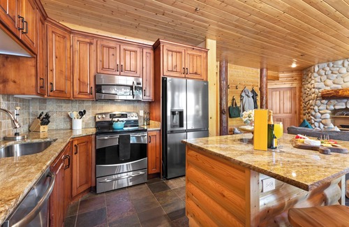 Empire Pass Condo | Abode at Black Bear #206 | Charming mountain modern condo