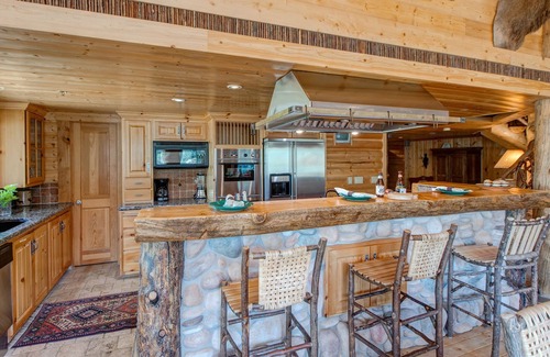 Deer Valley Condo | Abode at Black Bear #301 | Spacious Condo with Private Hot Tub & Balconies | Year-Round Mtn. Views