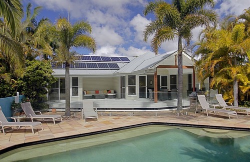 Ewingsdale House | Abode at Byron - private hideaway with 17m pool