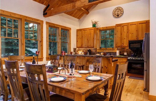 Granite Ridge House | Abode at the Homestead | Mountain Retreat, Walk to Slopes, Private Hot Tub