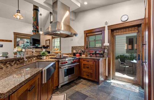 Aerie House | Abode at Town Lift | Best deal | Across the Street from the Town Lift | Private Hot Tub!