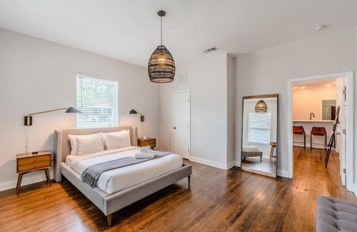 Cedars Apartment | Abode Dallas - The Cedars Downtown
