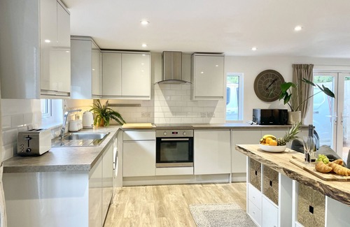 Raymonds Hill Cottage | Abode