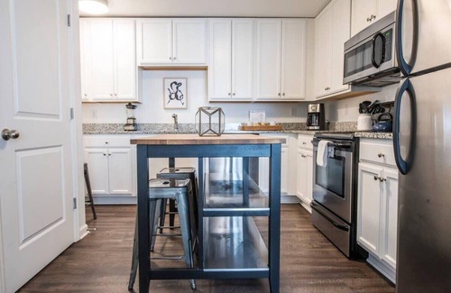 Nashville Apartment | Abode | Marathon Village | Cozy Nashville Retreat