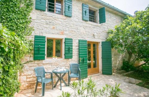 Selina Apartment | Abortolami with Pool and Garden