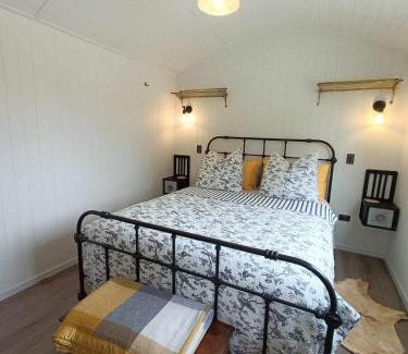 Alexandra Bed & Breakfast | About Thyme for Sleeps & Treats