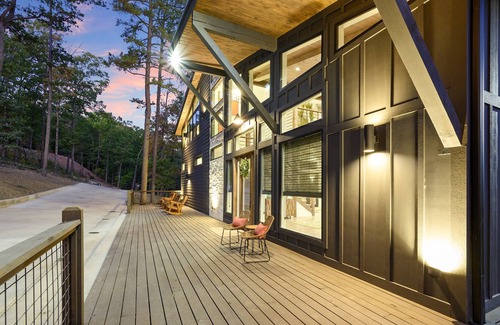 Broken Bow Cabin | Above & Beyond-BRAND NEW Ultra-Chic Luxe Cabin w/Soaring views! Sleeps 26