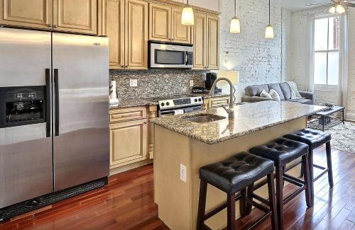 Historic District - North House | Above Broughton St 3015B