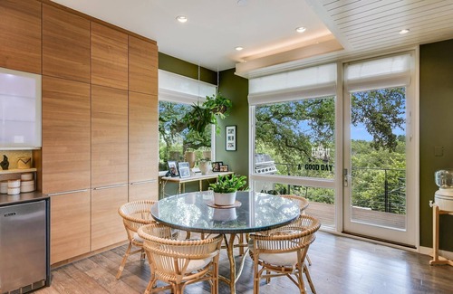Barton Heights House | Above Capitol View I Skyline Views I Pool/Spa I Events I Weddings