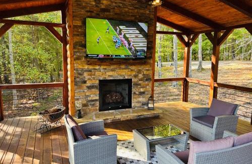 Morganton House | Above Expectations-New Exterior-Sleeps 8-Hot Tub-Games Galore-Nature