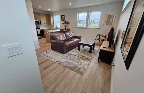 Post Falls House | Above-Garage apartment directly next to Golf and 10 minutes from the River