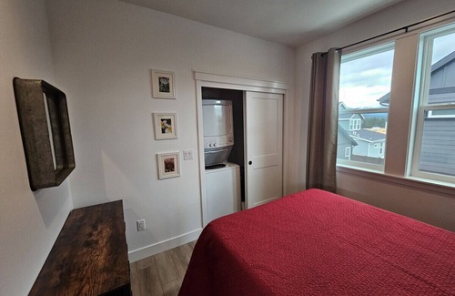 Post Falls House | Above-Garage apartment directly next to Golf and 10 minutes from the River