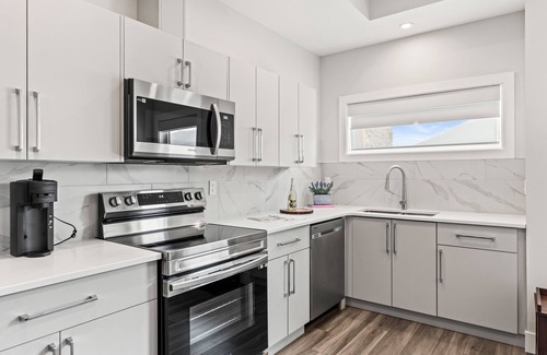 Foothills Apartment | Above it all - 2 Bed, Lower Suite on Silver Star