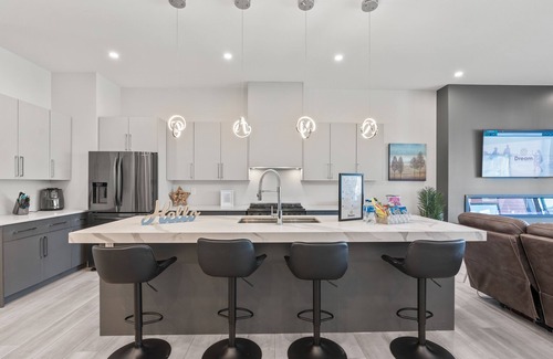 Foothills Apartment | Above It All - 3 Bedroom, 2 Bath Upper Suite