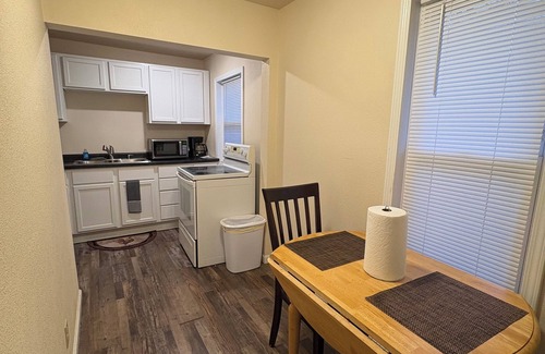 Bedford Apartment | Above It All. Chic 2-BR Apt with AC, WiFi in Bedford. We are hands on Owners.