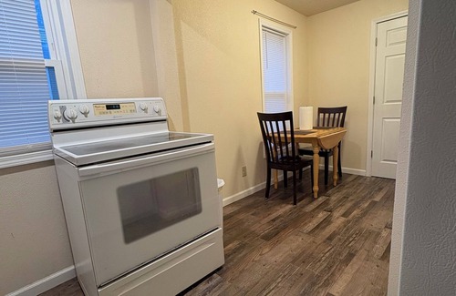 Bedford Apartment | Above It All. Chic 2-BR Apt with AC, WiFi in Bedford. We are hands on Owners.