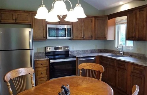 Gatlinburg Ski Chalet | Above it All, New Hot Tub - luxury and nature.