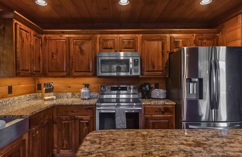 Blue Ridge Cabin | Above The Clouds cabin w/mountain views, hot tub, and game room!