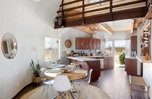 Landers House | Abracadabra Dome - Come Experience the UNIQUE and Cozy! home