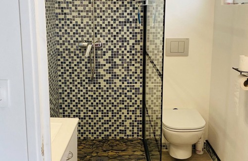 Castres Bed & Breakfast | Abrilove Petit Studio de 15 m², Coin Cuisine, Salle de Bain