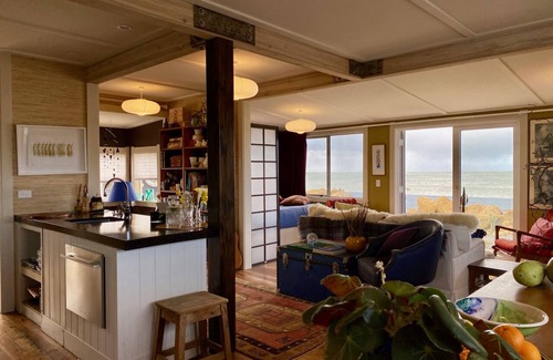 Haumoana House | Absolute Beach Front. Wake up to see the sun rise