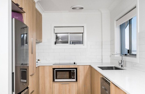 North Creek Apartment | Absolute Beachfront Apartment 4T