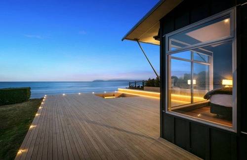 Otago House | ABSOLUTE BEACHFRONT LUXURY ACCOMODATIONnEntire home with Private Beach Access