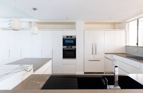 Manly Apartment | Absolute beachfront luxury Manly apartment with views