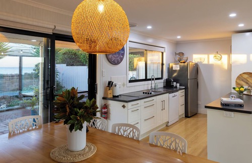 Melville House | ABSOLUTE BEACHFRONT - Smooth Sailing Yorke Peninsula