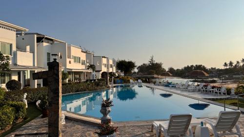 Huai Yang House | Absolute Beachfront villa