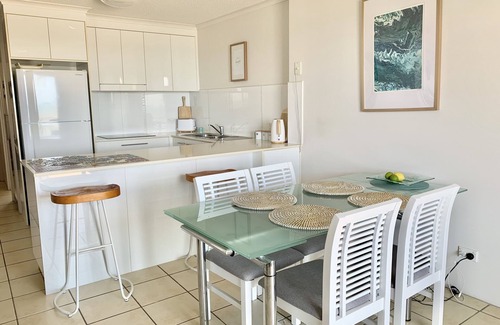 Urangan Condo | Absolute Beachfront With Exclusive Rooftop
