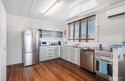 Yeppoon House | ABSOLUTE BEACHFRONT WITH A POOL