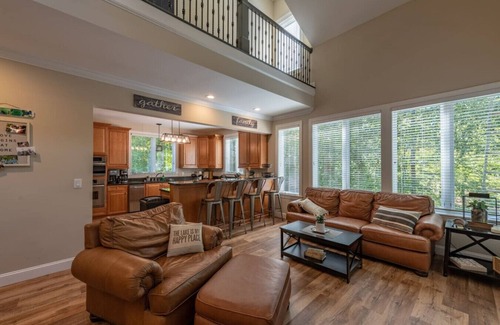 Macon House | Absolute Dream, Prime Location: Pool Table & Sauna
