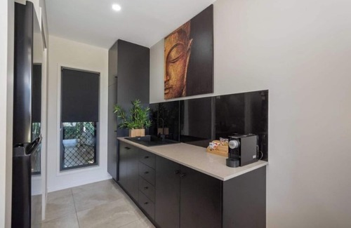 Bargara Apartment | Absolute Oceanfront One Bedroom Suite - Baligara