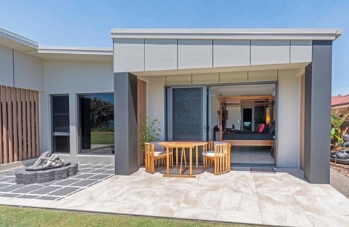 Bargara Apartment | Absolute Oceanfront One Bedroom Suite - Baligara