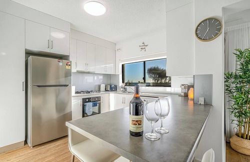 Semaphore Park Apartment | Absolute Oceanview Beachfront - Sandy Feet 🦶 1, Beach Stayz Semaphore