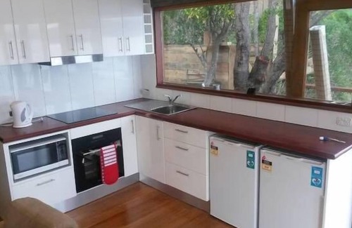 Little Wobby House | Absolute Waterfront: Turners River House Hawkesbury River.WOBBY BEACH
